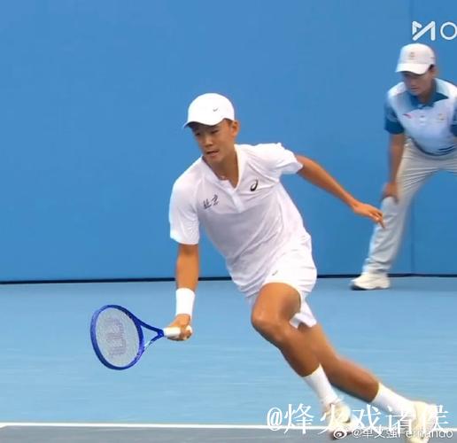 商竣程率领北京队摘得十五运会网球青年组男团冠军 商竣程率领北京队摘得十五运会网球青年组男团冠军