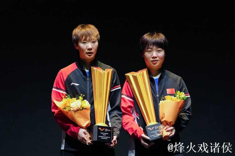 WTT总决赛:王曼昱力克蒯曼摘得女单桂冠 WTT总决赛:王曼昱力克蒯曼摘得女单桂冠